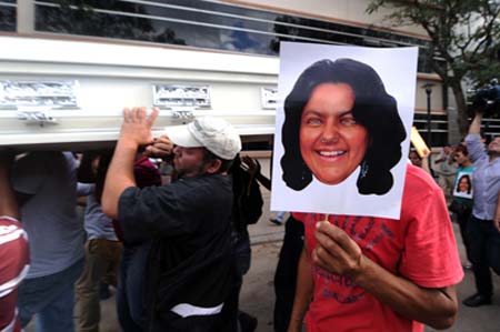 Berta Isabel Cáceres Flores, una indígena hondureña laureada internacionalmente, sucumbió ante las balas este jueves a sus 43 años.
AFP / ORLANDO SIERRA