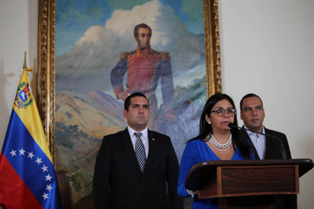 La Canciller Delcy Rodríguez expresó la posición del Gobierno venezolano a los medios de comunicación.