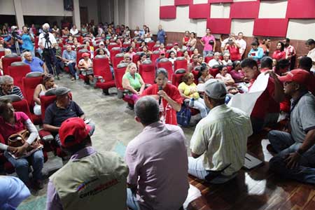 Américo Mata anunció en la asamblea con el Poder Popular, que el Presidente Nicolás Maduro aprobó recursos para atacar la problemática del agua en el Tuy.
CORTESIA / CORPOMIRANDA