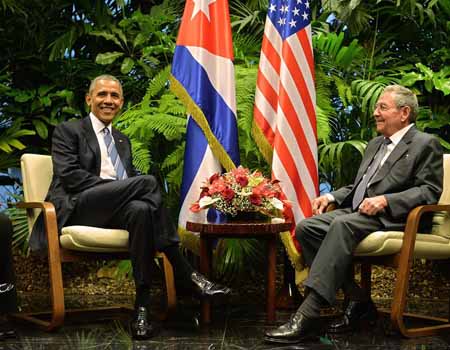 Obama y Castro se reunieron por dos horas en los jardines del Palacio de la revolución en La Habana.