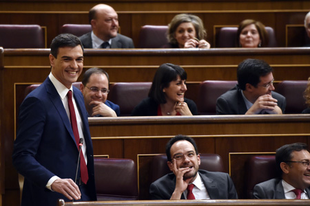 Si dentro de dos meses ni Sánchez ni otro candidato ha logrado ser investido, deberán convocarse nuevas elecciones, en principio el 26 de junio.
AFP / GERARD JULIEN  The parliamentary session is a key step towards trying to unblock nearly 11 weeks of political stalemate since inconclusive December elections resulted in a hung parliament divided among four main parties, none of which won enough seats to govern alone.  / AFP / GERARD JULIEN