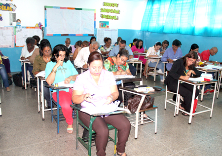 Docentes tuvieron tres horas para desarrollar la prueba