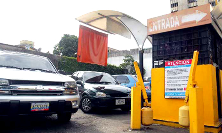 Clientes se quedaron atónitos con aumento de tarifas en estacionamientos