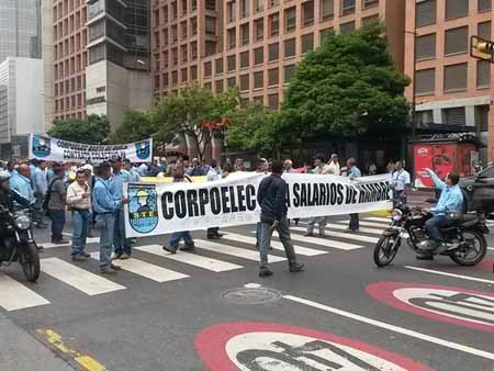 Los trabajadores eléctricos trancaron la Avenida Francisco de MirandaFoto @Bolivar_1000