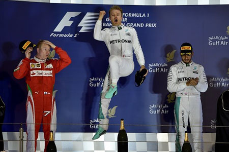 Nico Rosberg celebra su victoria en el circuito de Bahrein