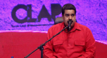 El Jefe del estado Nicolás Maduro, hzo un llamado a la "unión de la familia, unión máxima para defender la paz", y enfrentar los problemas.
PRENSA PRESIDENCIAL