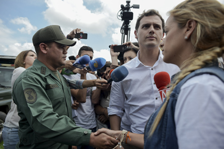 Albert Rivera intentó visitar a Leopoldo López, pero le impedido por las autoridades nacionalesAFP / Manaure Quintero
