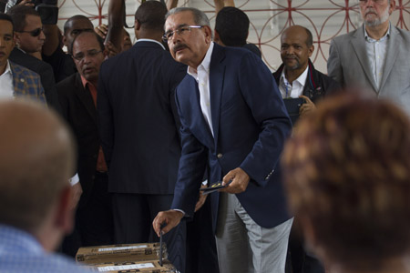 Con la oposición debilitada y dividida, la disputa presidencial, según las encuestas, parecía definida a favor de la reelección en primera vuelta de Danilo Medina.AFP / FRAN ALONSO