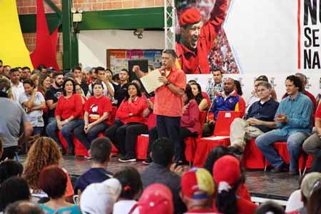 “Tenemos como tarea fundamental la movilización permanente, caminar hasta consolidar la victoria sobre la desestabilización”, dijo Elías Jaua Milano durante el evento político.