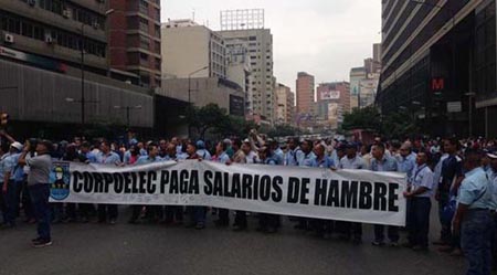 Los trabajadores de la Corporación Eléctrica Nacional vienen reclamando mediante protestas, una serie de reivindicaciones laborales.ARCHIVO