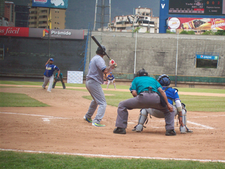 La acción de la Liga Nacional Bolivariana de Beisbol continúa este fin de semana