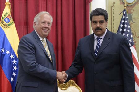 Maduro tras su encuentro con Shannon, opinó que los problemas de los venezolanos se revolverán “entre venezolanos”.NEWS FLASH / JC