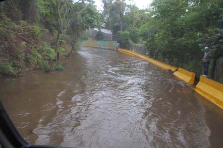 Una gran laguna se formó en la Cota 905, en Caracas
