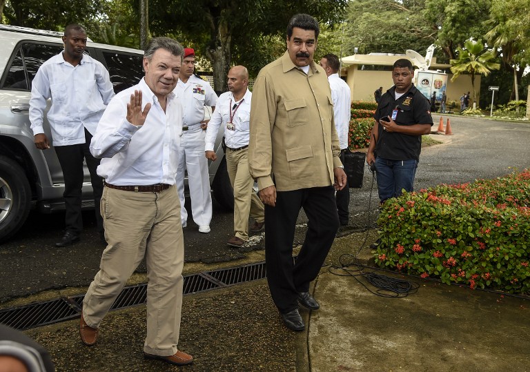 Los mandatarios de Venezuela y Colombia, Nicolás Maduro y Juan Manuel Santos, a su arribo a la zona estratégica de la represa del Guri, donde se realizó el encuentro binacional.JUAN BARRETO / AFO