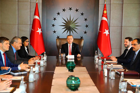 El presidente Erdogan recibió a la representación deiplomática venezolana
