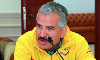 “Yo no soy vocero para decir que va ha venir otro aumento de salario este año, pero el Presidente (Maduro) no cerró esa posibilidad”, acotó. Rivero