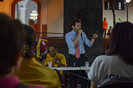 El alcalde de Chacao encabezó una asamblea de vecinos en la Plaza Bolívar