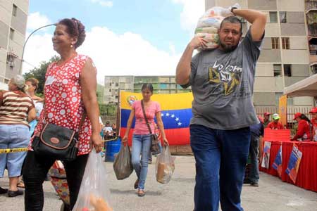 En esta oportunidad se distribuyeron en Guarenas 246 toneladas de rubros de la cesta básica a precios justos.