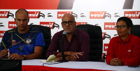 Aseguró Jorge Rodríguez en rueda de prensa que “no es culpa de los chavistas que haya una compulsión al fraude, al engaño, a las actividades delictuales en la dirigencia de la derecha venezolana”.NEWS FLASH / JC