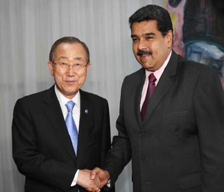El mandatario venezolano se reunió con el secretario general de la ONU, Ban Ki-moon, en el marco del evento internacional en Quito.