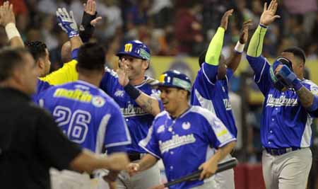 El Magallanes le dio una estocada casi mortal a los Leones este jueves en el Universitario