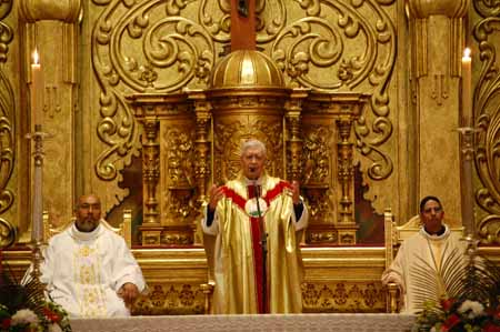 El cardenal ofició la misa en honor de la CandelariaFoto Giovanni Martínez