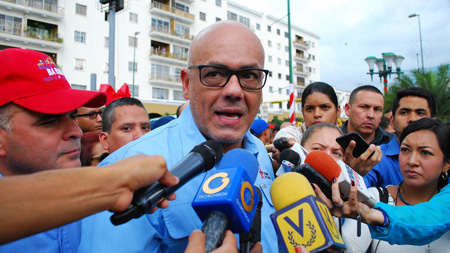 El alcalde Jorge Rodríguez anunció el cierre de comercios que saquen la basura en horarios no establecidos