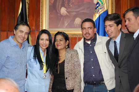 Los diputados Delsa Solórzano y Freddy Guevara estuvieron ayer en el Concejo Municipal de Petare