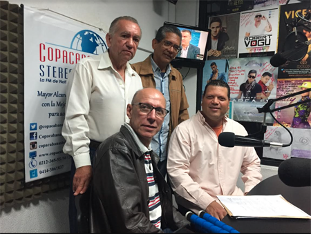 Gustavo Ruiz, secretario general de AD Miranda, y el periodista Emilio Materán acompañados de dirigentes de esta organización en Plaza y Zamora.