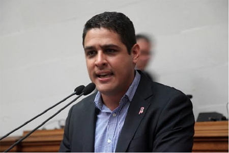 José Manuel Olivares: “Gobierno engañó sobre aceptar la ayuda humanitaria”.