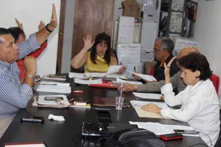 Durante la plenaria, la legisladora Aurora Morales, presidenta del Consejo Legislativo señaló que en la entidad mirandina no permitirán “ conspiraciones ni desestabilizaciones”