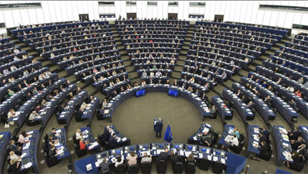 Los eurodiputados urgen a apoyar el proceso de mediación en Venezuela, pero al mismo tiempo a estudiar "otras medidas".