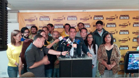 El diputado a la AN, Juan Miguel Matheus, señaló que “ya tienen una lista de más de 37 funcionarios públicos involucrados en la tortura a los hermanos Sánchez”.CORTESIA / PRENSA PJ
