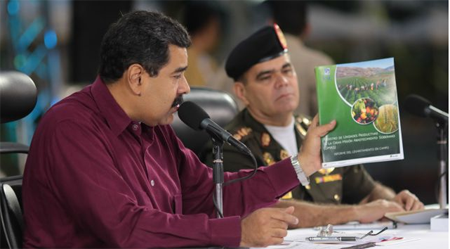 Aseveró el presidente Nicolás Maduro, que la economía real productiva debe ser el centro del esfuerzo diario del Ejecutivo nacional en alianza con los empresarios.PRENSA PRESIDENCIAL