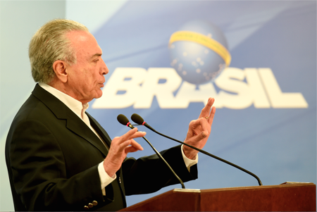 Michel Temer logró ganar tiempo el domingo con la cancelación de la reunión en la que el PSDB iba a definir si salía o no del gobierno.