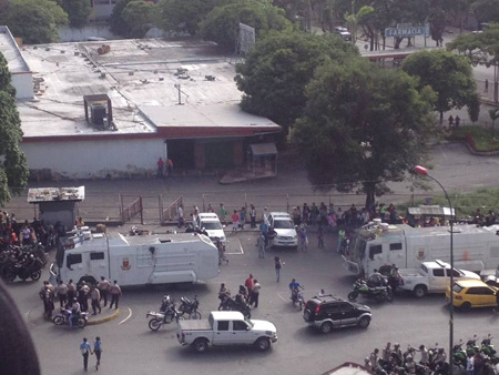 La Guardia Nacional Bolivariana desplegó varias tanquetas en la zona