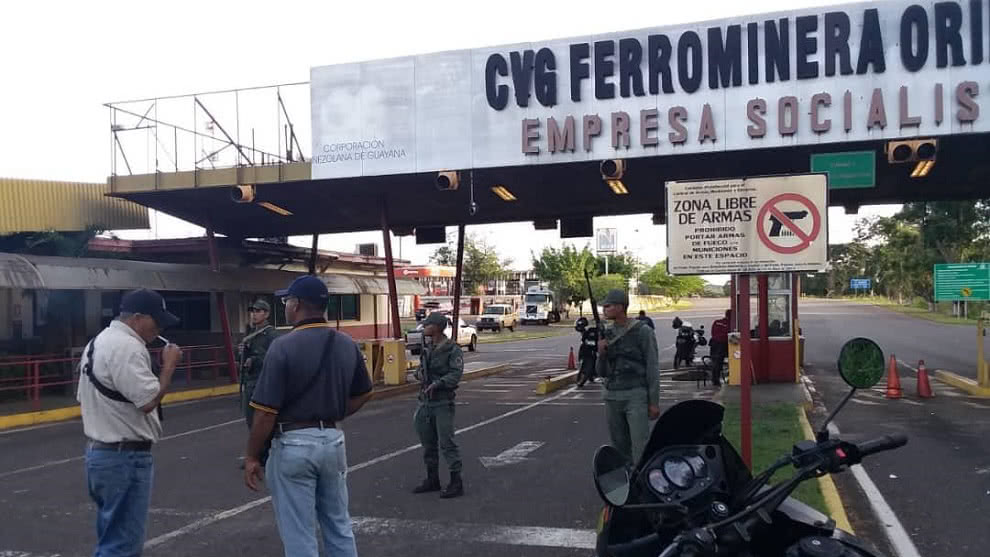 “y a las 6 de la mañana llegaron soldados y arremetieron contra nosotros con tiros” denunció trabajador de Ferrominera Foto/Mauro Zambrano. NTN24