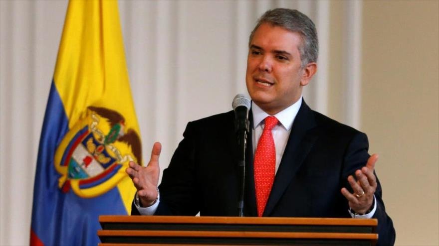 Además Maduro denuncia que John Bolton y Duque organizan un plan paramilitar contra Venezuela.
