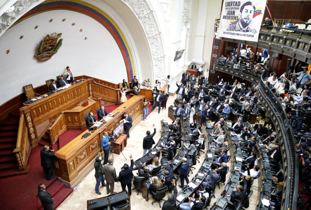 AN declara nula la decisión de Maduro se sacar al país de la OEA.