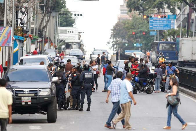 FOTOLEYENDA: Funcionarios d la PNB acudieron al lugar para esclarecer loshechos.