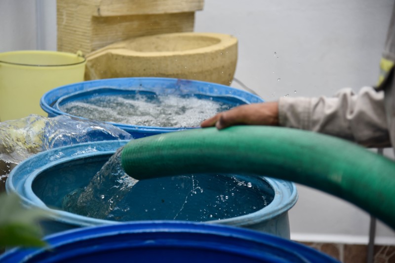 La falta de agua continua es uno de los problemas más apremiantes