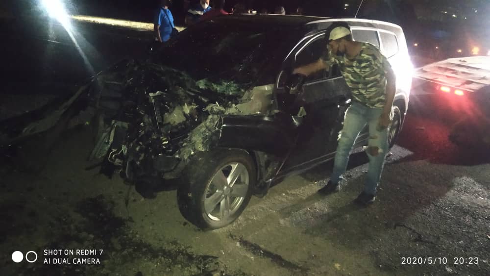 El aparatoso accidente ocurrió en la Avenida Intercomunal Guarenas-Guatire, a la altura del terminal de pasajeros de Trapichito