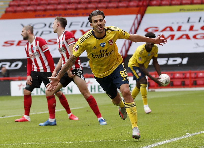 Dani Ceballos festeja tras marcar un gol para Arsenal en el partido Sheffield United por los cuartos de final de la Copa FA en Sheffield