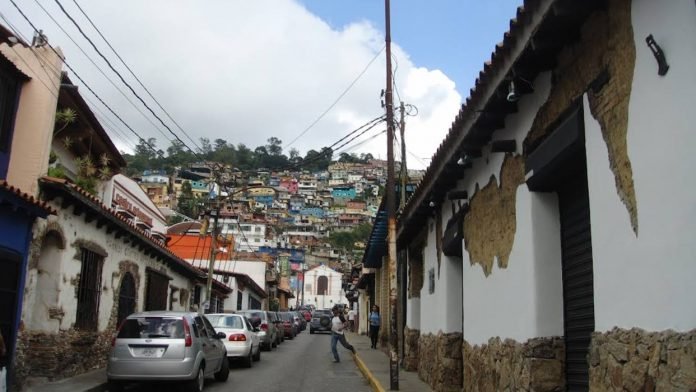 El pueblo de El Hatillo permanentemente afectado por las fallas en el servicioeléctrico
