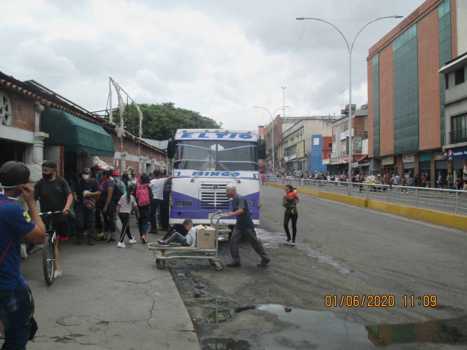 Los conductores de la ruta Guarenas-Guatire aumentaron el pasaje y eliminaron el medio pasaje a los usuarios de la tercera edad