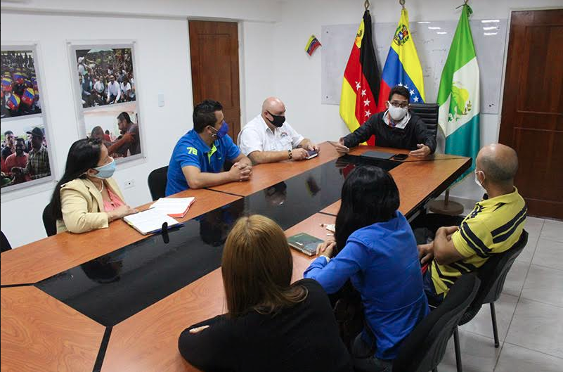 El alcalde del municipio Carrizal, Farith Fraija junto al secretario de Seguridad Ciudadana, Alejandro López, realizaron una reunión con los pastores