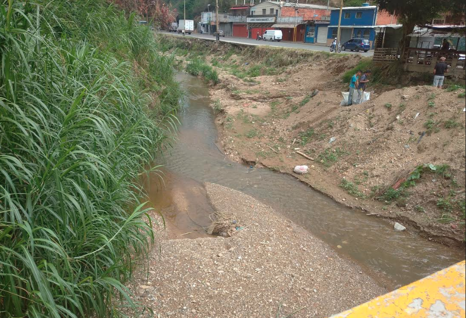 La falta de limpieza al río se evidencia de mayor forma en el sector Mal Paso