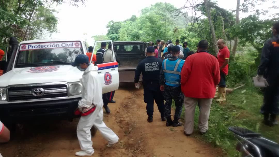 Comisiones de la Policía Comunal de la PNB, Bomberos de Miranda  y de Protección Civil se presentaron en el lugar de los hechos