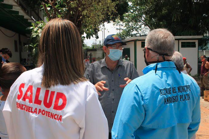 El alcalde de Guarenas. Luis Carlos Figueroa asegura que se estará desinfectando los centros de salud al menos tres veces al día