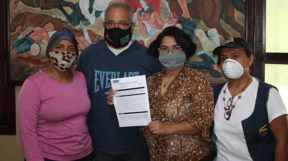 La pasada semana el mandatario local firmó nuevos puntos de cuenta beneficiando directamente a familias de Las Clavellinas